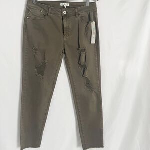 🟢Love, Fire Brown Distressed Jeans Size 11
